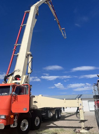 RENTA DE CAMIONES CON BOMBAS PLUMA PARA CONCRETO